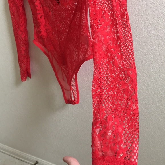 Red lingerie bodysuit - Picture 5 of 7